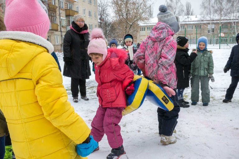 зимние игры для детей на улице